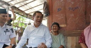 Bupati Aep Tinjau Program Rulahu di Kutagandok, Pastikan Bantuan Tepat Sasaran