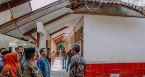 Disdikbud Karawang Tinjau SDN Cicinde Utara II, Perbaikan Ditargetkan Tahun Ini