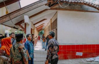 Disdikbud Karawang Tinjau SDN Cicinde Utara II, Perbaikan Ditargetkan Tahun Ini