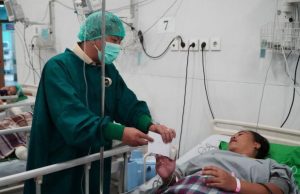 Bupati Aep Tinjau Pelayanan MOW Massal di RSUD Karawang, Peserta Dapat Layanan Gratis