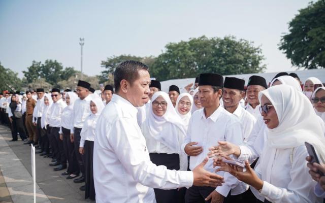 2.251 Anggota BPD di Karawang Dilantik, Bupati Aep Tekankan Pengawasan Anggaran Desa